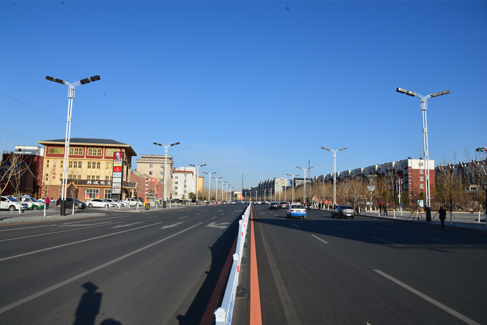 ?。盒詢r比高